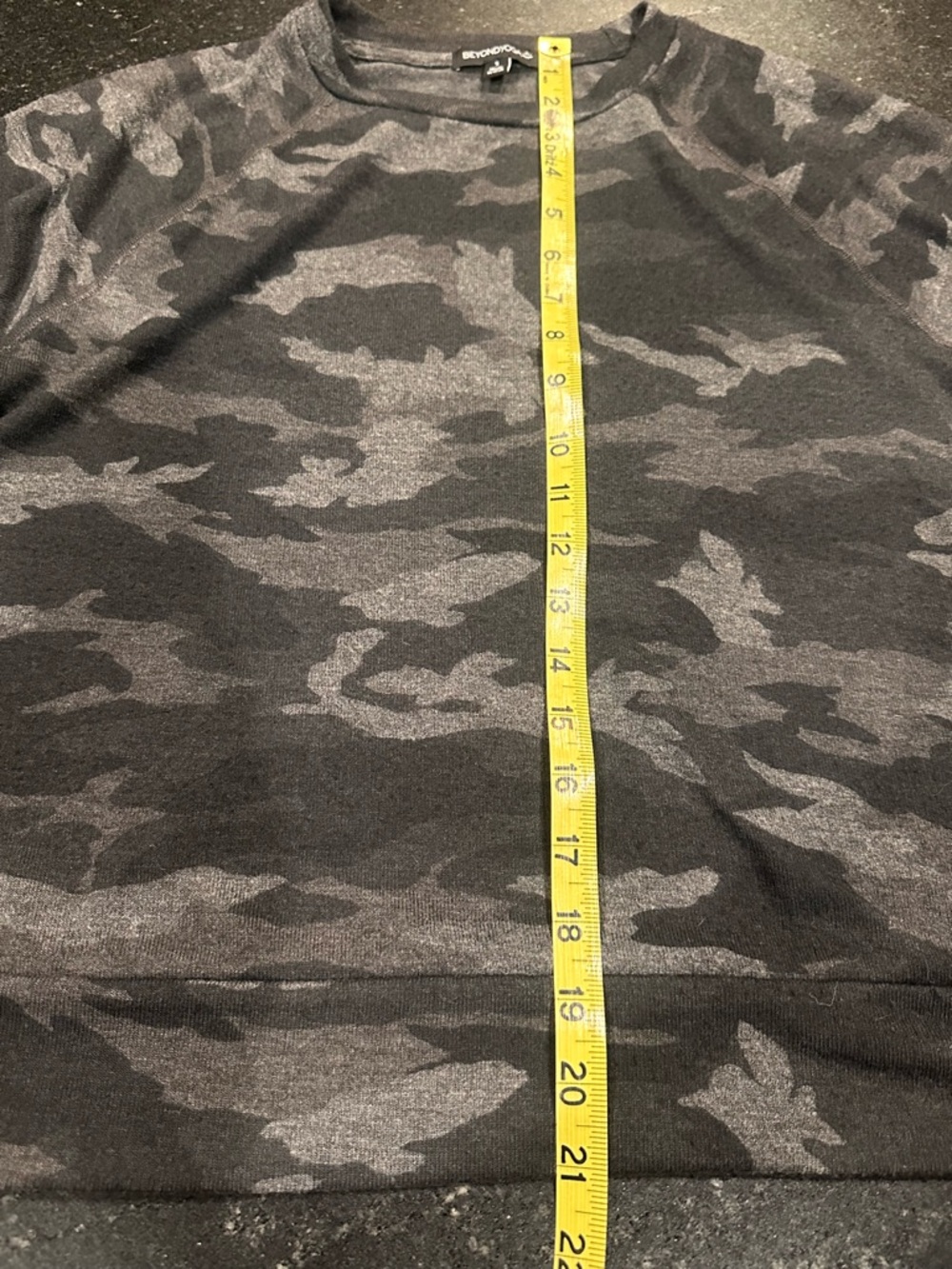 Beyond Yoga Camo Crewneck Sweatshirt Gray Size‎ Small Ultra Soft Lounge Cozy Top - Picture 9 of 13